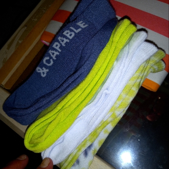 NWT 4pk justice crew socks - Picture 7 of 8